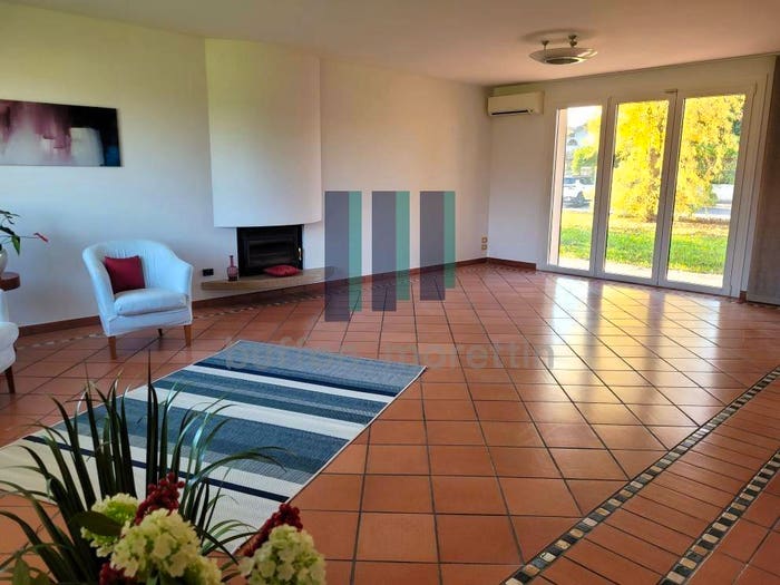 Casa con 6 locali in vendita in Via dei Mille, Centro, Latisana
