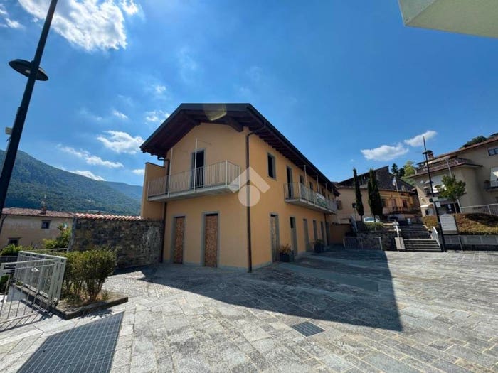 Casa con 5 locali in vendita in Via dei Fantoni, Centro, Solto Collina