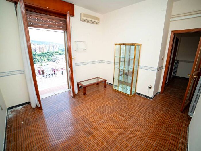 Appartamento bilocale in vendita in Via Giuseppe Poerio Catanzaro CZ Italia, Centro Storico, Catanzaro