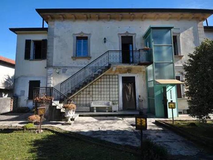 Casa con 6 locali in vendita in Via C Cavour, Centro, Leggiuno