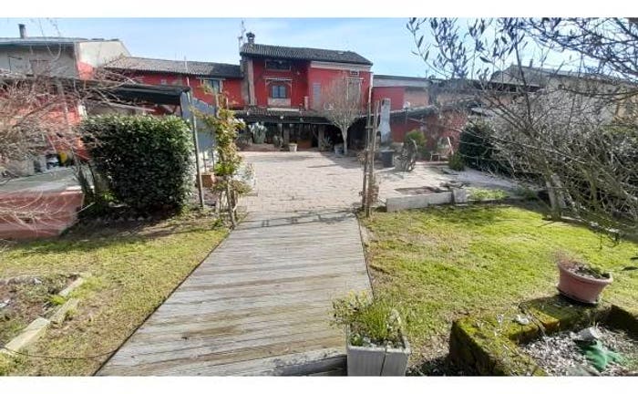 Casa con 6 locali in vendita in Ghiaie, Corana