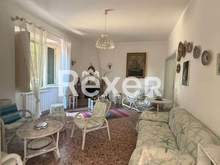 Casa con 6 locali in vendita in Via Leonardo da Vinci, Villaggio Giornalisti Poggio, Anzio