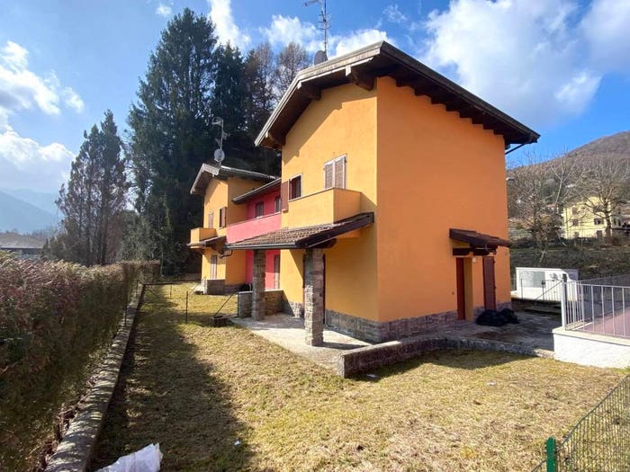 Casa trilocale in vendita in Vicolo Brenta, Lanzo D'Intelvi, Alta Valle Intelvi