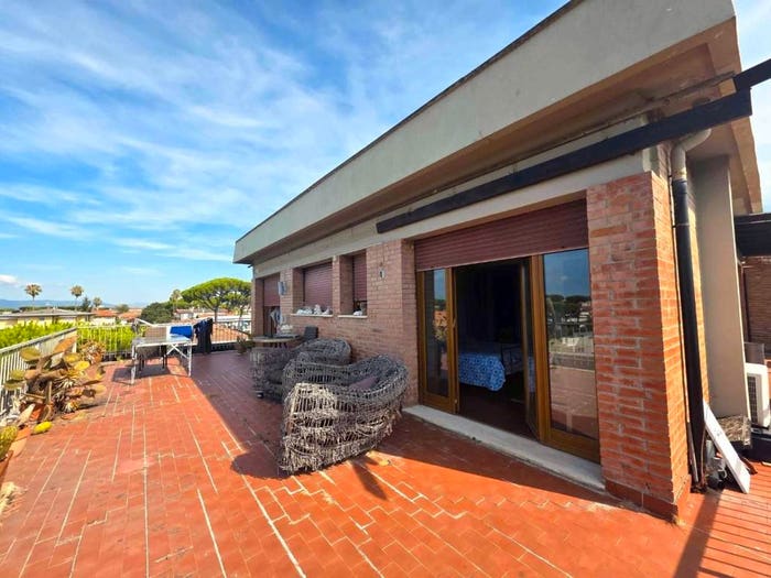 Casa quadrilocale in vendita in Via Serchio, Marina di Massa Centro, Massa