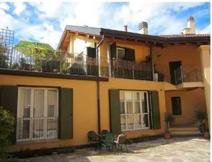Appartamento bilocale in vendita in Via Chiesa Molinari, Centro, Erba