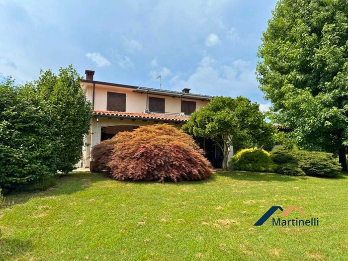 Casa con 6 locali in vendita in Via Federico Peretti, Centro, Grignasco