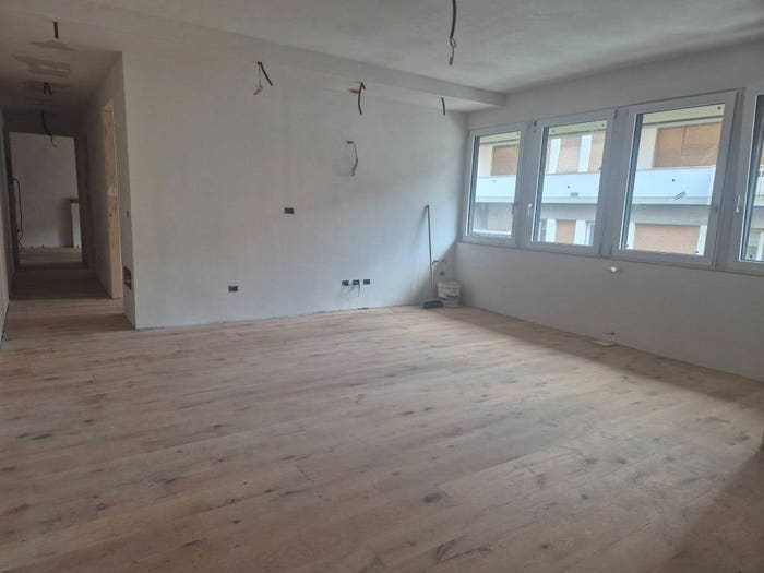 Appartamento quadrilocale in vendita in Via Giotto, Beccaria Colombo, Firenze