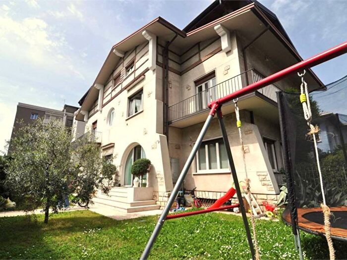 Casa con 6 locali in vendita in SORELLE AGAZZI, Mompiano Costalunga, Brescia