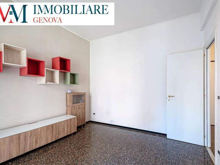 Appartamento trilocale in vendita in Discesa Cadevilla, Sturla, Genova