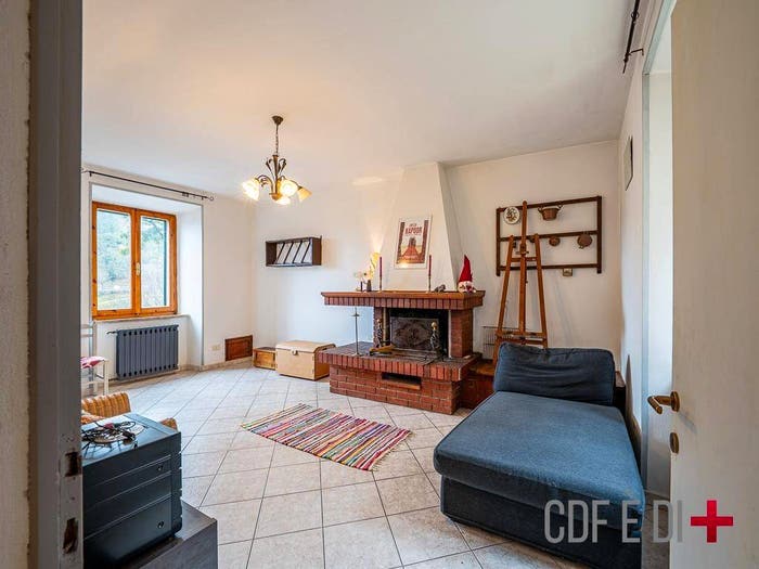 Casa trilocale in vendita in Via del Mercato, Gerfalco, Montieri