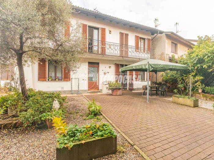 Appartamento trilocale in vendita in Via Cavour, Centro, Albairate