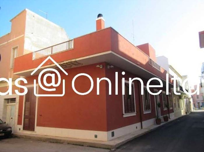 Appartamento con 6 locali in vendita in Via Lazio, Centro, Avola