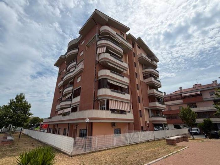 Appartamento trilocale in vendita in Centro, Aprilia