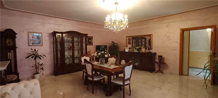 Casa con 8 locali in vendita in San Nicandro Garganico