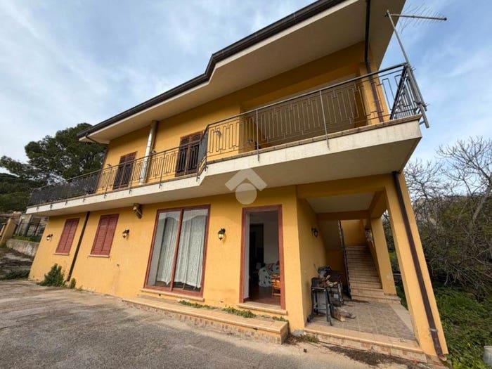 Casa con 6 locali in vendita in Via Pezzingoli, Barone, Monreale