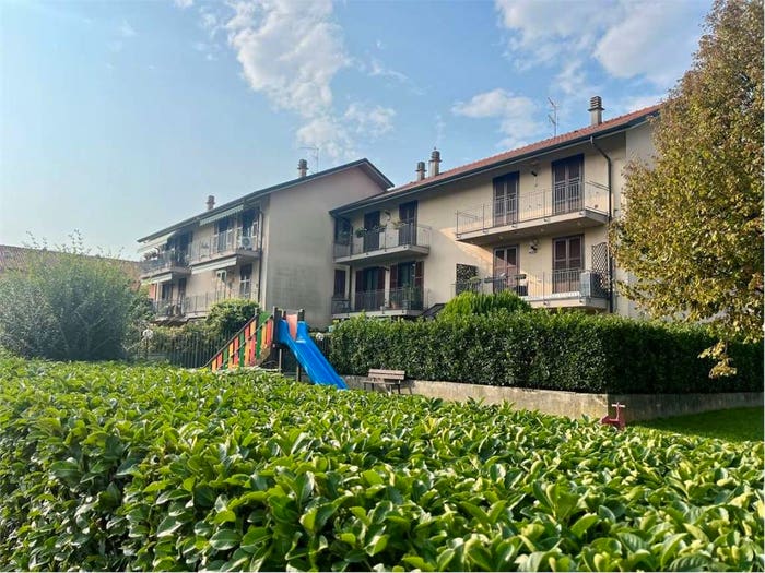Appartamento trilocale in vendita in Via Carlo Cattaneo, Centro, Sesto Calende