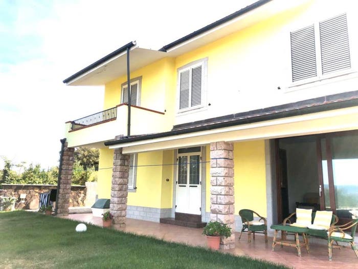 Casa con 6 locali in vendita in Via Roma, Montresta