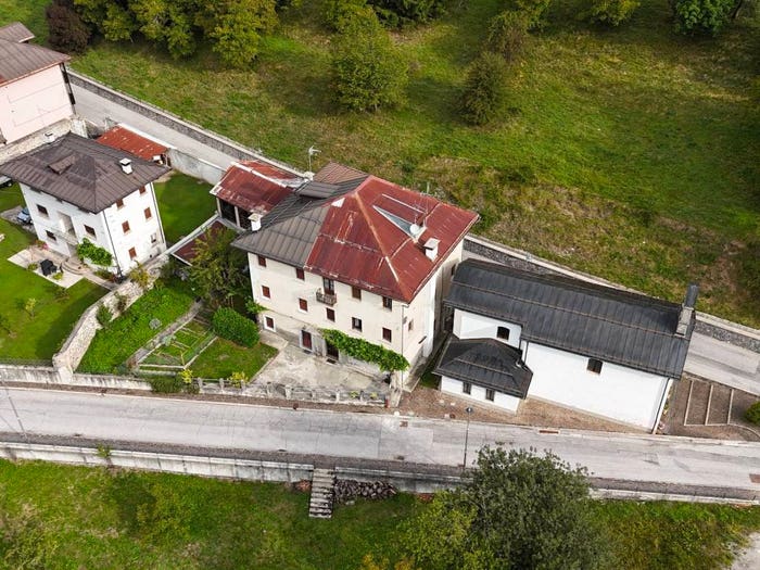 Casa con 6 locali in vendita in Via Giovan Battista Vico, Forni di Sotto