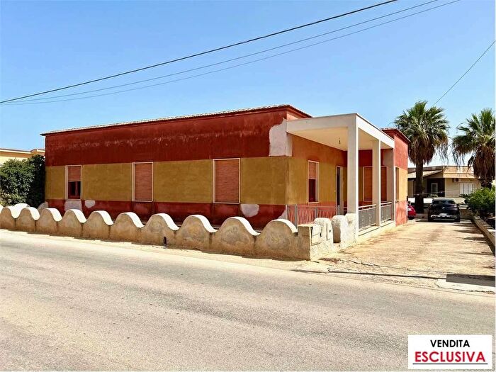 Casa con 8 locali in vendita in Marsala