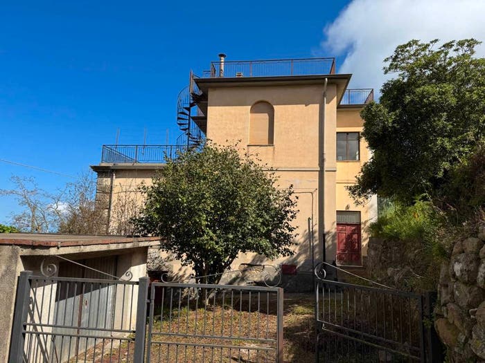 Casa con 6 locali in vendita in Via Nazario Sauro, Castell'Umberto