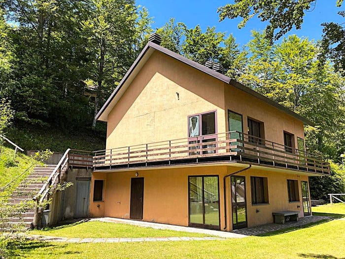 Appartamento quadrilocale in vendita in Strada Provinciale del Passo delle Radici, Casone, Castiglione di Garfagnana