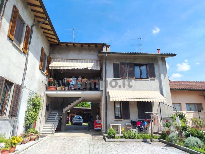 Appartamento bilocale in vendita in Piazza Parrocchiale, Galliate Lombardo