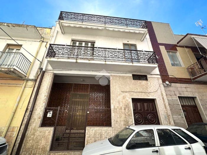Casa con 6 locali in vendita in Via ventuno aprile, Centro, Canosa di Puglia
