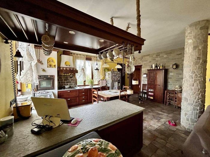 Casa con 6 locali in vendita in Via Cercenasco, Virle Piemonte