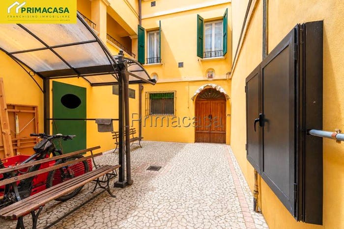 Appartamento quadrilocale in vendita in Via Roma, Centro, Correggio