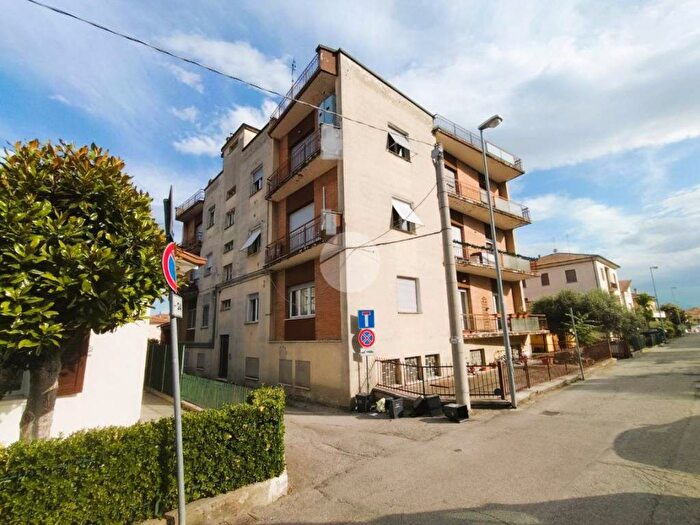 Appartamento quadrilocale in vendita in Via Trieste, Calcinelli, Colli al Metauro