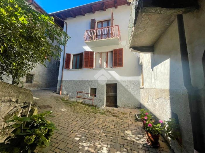 Casa bilocale in vendita in Via verdi, Centro, Chiomonte