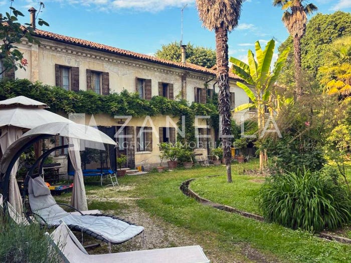 Casa con 6 locali in vendita in Via Roma, Centro, Castello di Godego