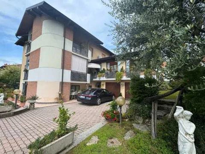Casa con 6 locali in vendita in Via Patrioti, Induno Olona