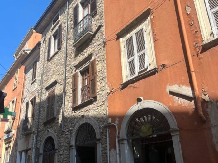 Appartamento con 5 locali in vendita in Via Pietro Cella, Centro, Bardi