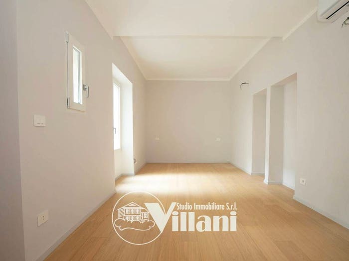 Appartamento bilocale in vendita in Corso Carbonara, Castelletto, Genova