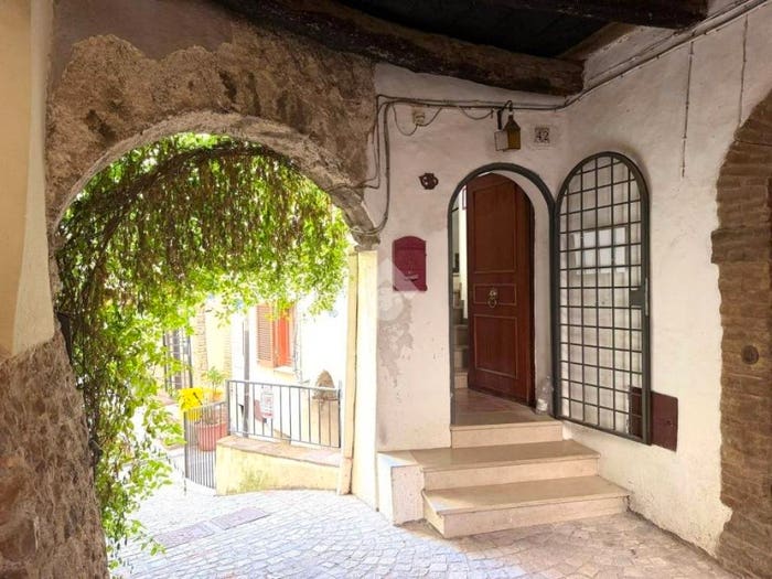 Appartamento quadrilocale in vendita in Via Luigi Chierici, Cantalupo in Sabina