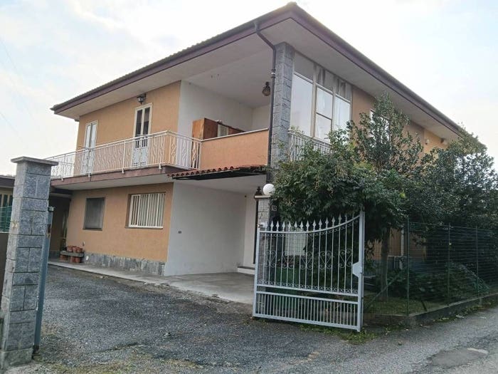 Casa quadrilocale in vendita in Strada alla Borgata Vallo, Fiano