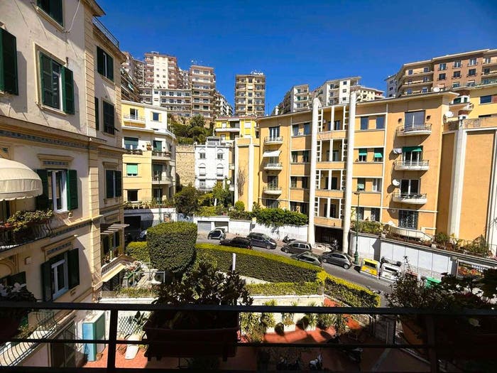 Appartamento quadrilocale in vendita in via TASSO, Vomero, Napoli