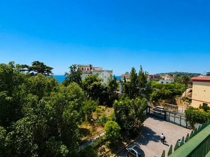 Appartamento quadrilocale in vendita in Salita del Casale, Posillipo, Napoli