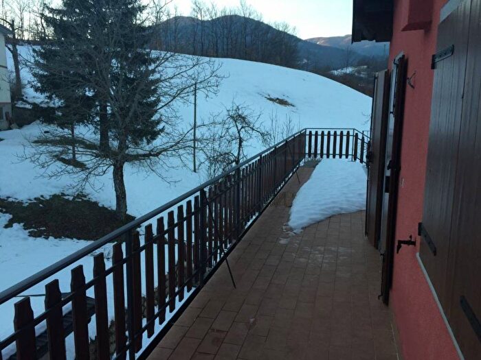 Appartamento trilocale in vendita in Via Rigone, Pievepelago