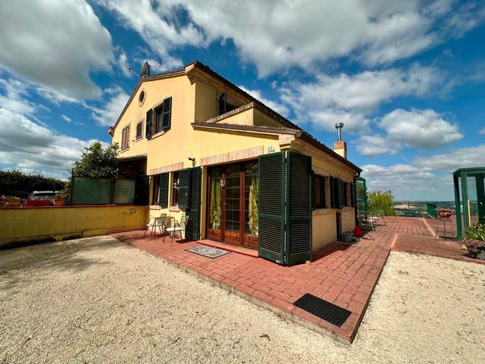 Casa con 6 locali in vendita in Viale Indipendenza, Centro, Macerata