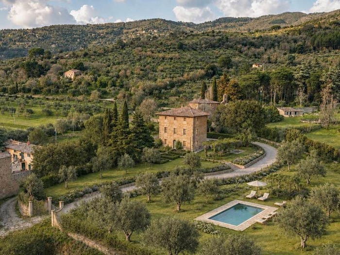 Casa con 6 locali in vendita in Case Sparse Cortona, Cortona
