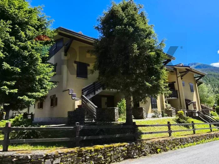 Appartamento trilocale in vendita in Via Riccardo Paletti, Aprica
