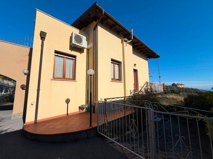 Appartamento con 5 locali in vendita in Centro, Boissano