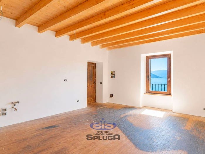 Appartamento trilocale in vendita in Via Nazionale in Frazione Campo, Campo, Novate Mezzola