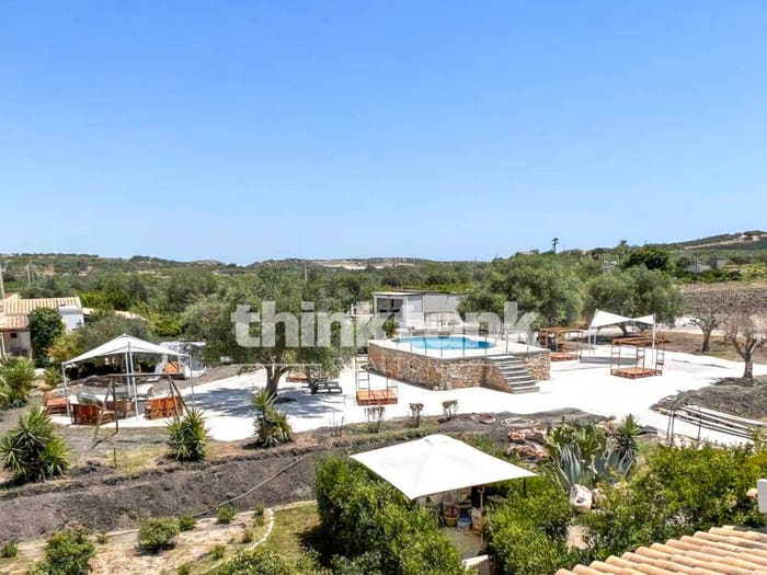 Casa con 6 locali in vendita in contrada buonivini, Noto