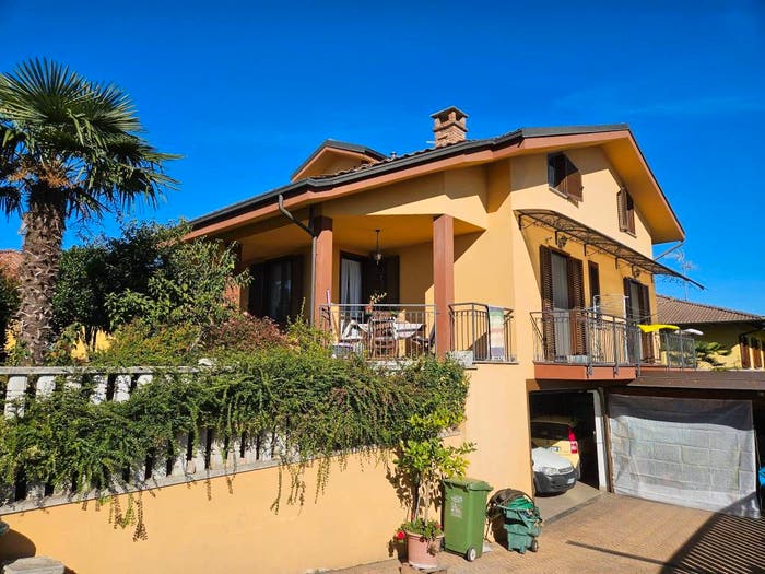 Casa con 6 locali in vendita in Via Faldella, Crescentino
