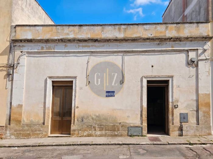 Appartamento con 5 locali in vendita in Via Alessandro Manzoni, Martano
