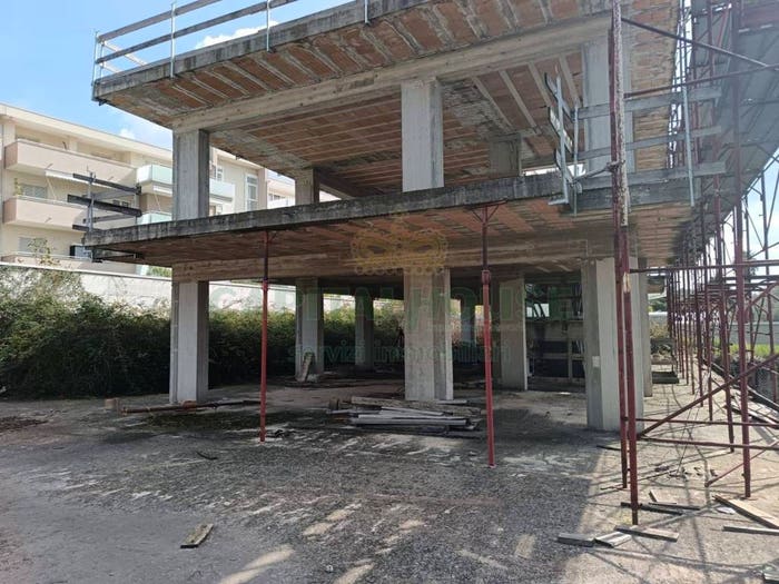 Casa con 6 locali in vendita in Via Madre Teresa di Calcutta, Petrarelle, Caserta