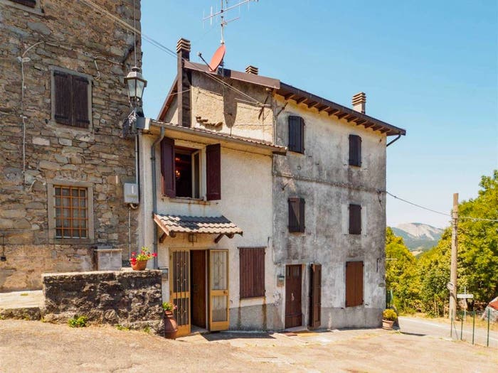 Casa con 5 locali in vendita in Fontanaluccia, Frassinoro